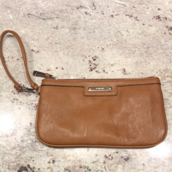 Nine West Handbags - Nine West Horizontal Wristlet